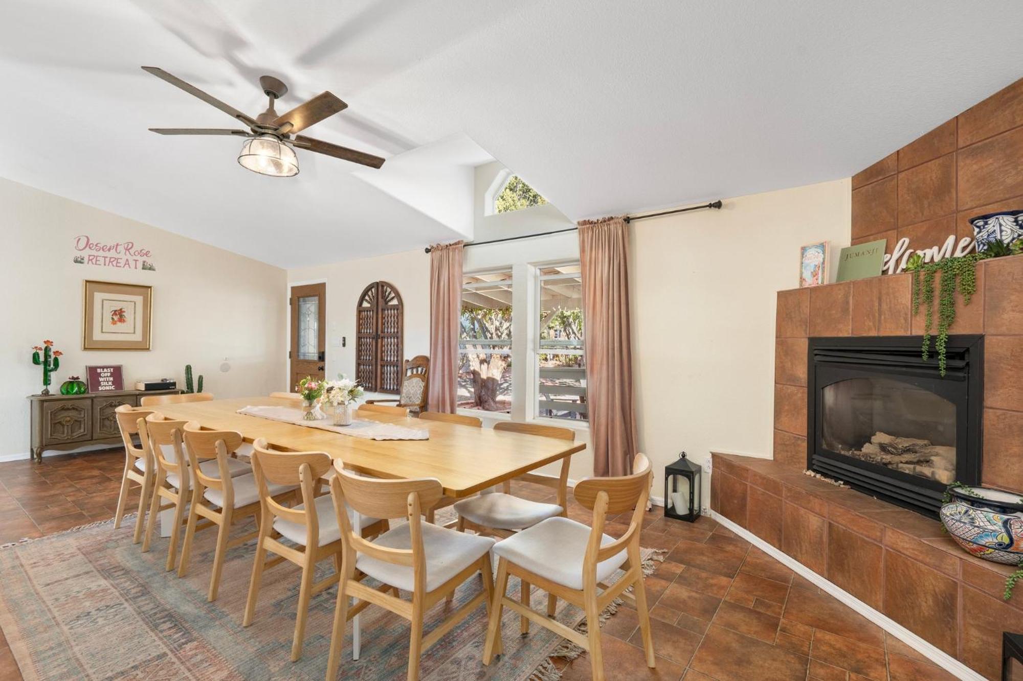 סדונה Serene Home- Sleeps 16 - Pet Friendly - Hot Tub - Pool -2 Kitchens! מראה חיצוני תמונה
